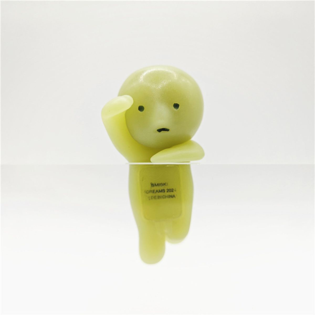 Combo 6 Smiski Hippers Figures + 1 Blind Box Mini Luminous Sonny Angel Green Doll – Glow-in-the-Dark Phone Accessories & Gift 7 Quirky green silicone figure designed for versatile pop culture decoration and desk accessory.