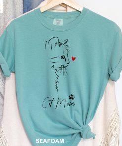 Cat Mom T-Shirt, Cute Minimalist Cat Lover Gift,  Mother's Day Shirt, , Pet Cat Mom Shirt